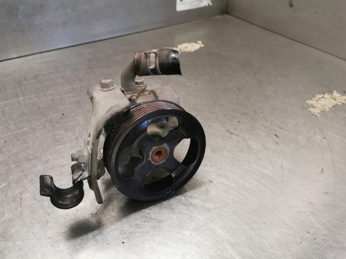 Gebruikte Pomp Servo Mitsubishi Grandis (NA) 2.0 DI-D 16V Prijs op aanvraag aangeboden door Bongers Auto-Onderdelen Zeeland