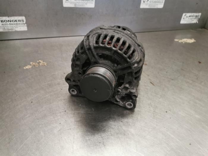Gebruikte Dynamo Volkswagen Touran (1T1/T2) 2.0 TDI 16V 136 Prijs op aanvraag aangeboden door Bongers Auto-Onderdelen Zeeland