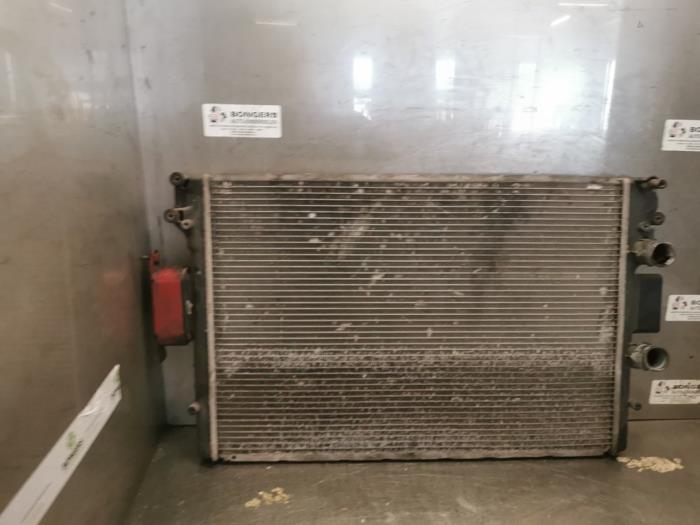Gebruikte Radiateur Iveco New Daily III 40C13 Prijs op aanvraag aangeboden door Bongers Auto-Onderdelen Zeeland