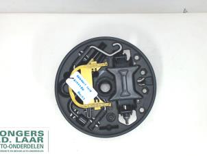 Gebruikte Krik Renault Clio Prijs op aanvraag aangeboden door Bongers Auto-Onderdelen Zeeland