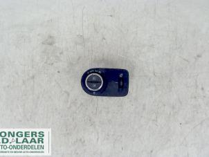 Gebruikte Licht Schakelaar Opel Zafira Tourer (P12) 2.0 CDTI 16V 165 Ecotec Prijs op aanvraag aangeboden door Bongers Auto-Onderdelen Zeeland
