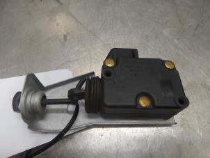 Gebruikte Tankklep Vergrendelingsmotor Peugeot 407 (6D) 2.2 16V Prijs op aanvraag aangeboden door Bongers Auto-Onderdelen Zeeland