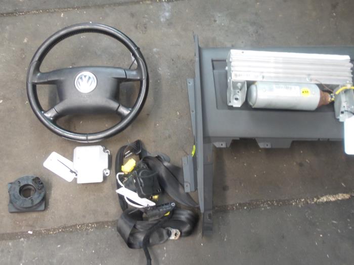 Airbag Set+Module Volkswagen Transporter T5 2.5 TDi 1C0909605F