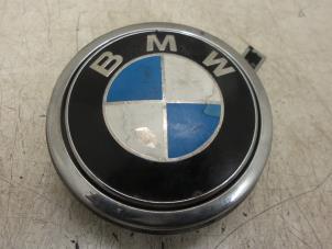 Gebruikte Achterklep Handgreep BMW 1 serie (E87/87N) 120d 16V Prijs op aanvraag aangeboden door Bongers Auto-Onderdelen Zeeland