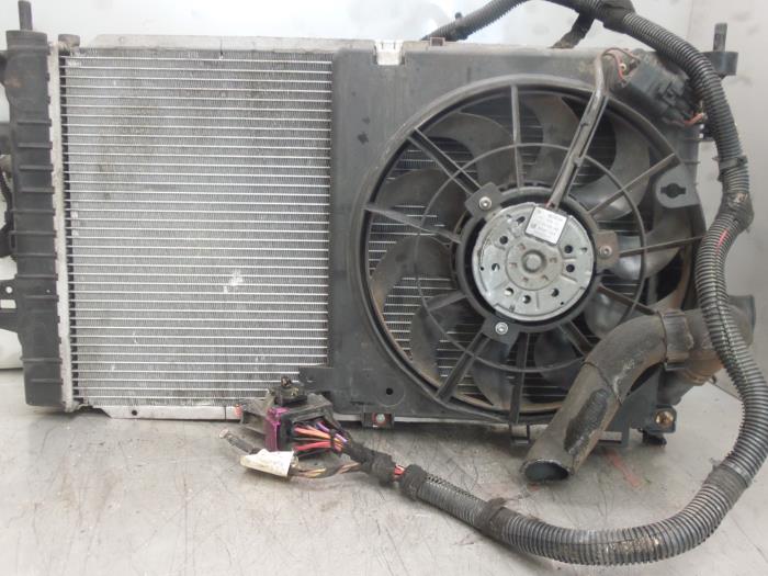 Gebruikte Airco Condensor Opel Astra Prijs op aanvraag aangeboden door Bongers Auto-Onderdelen Zeeland