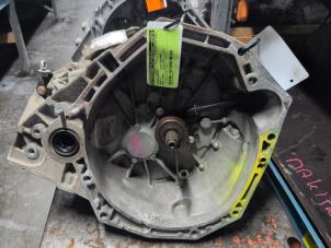 Gebruikte Versnellingsbak Renault Grand Scénic IV (RFAR) 1.5 Energy dCi 110 Hybrid Assist Prijs € 525,00 Margeregeling aangeboden door Autodemontagebedrijf van Boxtel