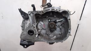 Gebruikte Versnellingsbak Renault Clio IV Societe (6R) 1.2 16V Prijs € 157,50 Margeregeling aangeboden door Autodemontagebedrijf van Boxtel