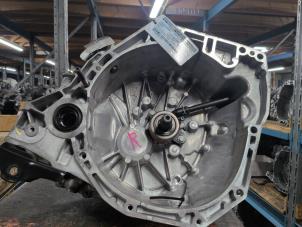 Gebruikte Versnellingsbak Renault Clio IV (5R) 1.2 TCE 16V GT EDC Prijs € 420,00 Margeregeling aangeboden door Autodemontagebedrijf van Boxtel