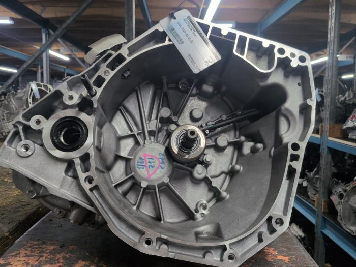 Gebruikte Versnellingsbak Dacia Dokker (0S) 1.3 TCE 100 Prijs op aanvraag aangeboden door Autodemontagebedrijf van Boxtel