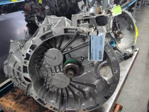 Gebruikte Versnellingsbak Infiniti Q30 (H15) Prijs € 472,50 Margeregeling aangeboden door Autodemontagebedrijf van Boxtel