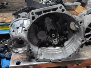 Gebruikte Versnellingsbak Volkswagen T-Roc I 1.5 TSI Evo BMT 16V Prijs € 892,50 Margeregeling aangeboden door Autodemontagebedrijf van Boxtel