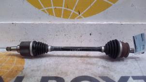 Gebruikte Aandrijfas links-voor Volkswagen Up! (121) 1.0 MPI 12V Prijs € 63,53 Inclusief btw aangeboden door Autodemontagebedrijf van Boxtel