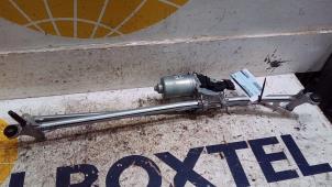 Gebruikte Ruitenwismotor + Mechaniek Renault Master III (FV) 2.3 dCi 135 16V FWD Prijs op aanvraag aangeboden door Autodemontagebedrijf van Boxtel