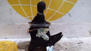 Gebruikte Versnellingspook Renault Clio V (RJAB) 1.6 E-Tech 140 16V Prijs op aanvraag aangeboden door Autodemontagebedrijf van Boxtel