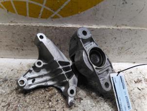 Gebruikte Motorrubber Dacia Duster (SR) 1.0 TCE 100 Bi-Fuel, Eco-G 12V Prijs € 63,53 Inclusief btw aangeboden door Autodemontagebedrijf van Boxtel