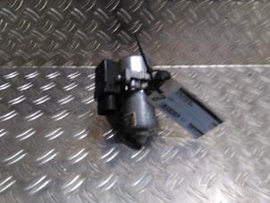 Gebruikte Extra waterpomp Volkswagen Polo VI (AW1) 1.6 TDI 16V 95 Prijs € 63,53 Inclusief btw aangeboden door Autodemontagebedrijf van Boxtel