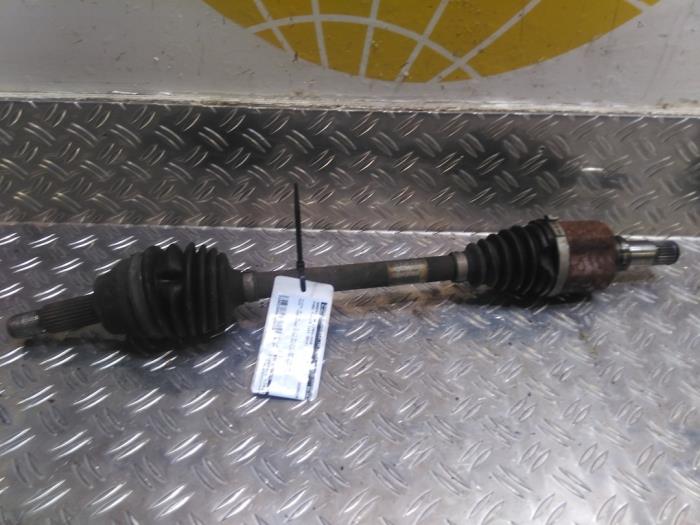 Gebruikte Steekas links-voor Ford Fiesta 6 (JA8) 1.0 SCI 12V 80 Prijs € 50,82 Inclusief btw aangeboden door Autodemontagebedrijf van Boxtel