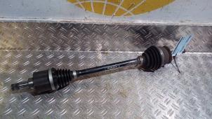 Gebruikte Aandrijfas links-voor Volkswagen Up! (121) 1.0 MPI 12V Prijs € 63,53 Inclusief btw aangeboden door Autodemontagebedrijf van Boxtel