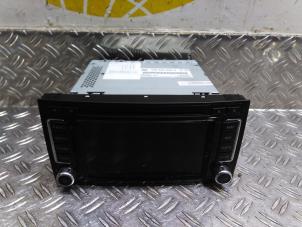 Gebruikte Navigatie Systeem Volkswagen Multivan T5 (7E/7HC/7HF/7HM) 2.0 BiTDI DRF 4Motion Prijs € 420,00 Margeregeling aangeboden door Autodemontagebedrijf van Boxtel