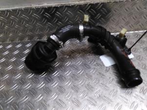 Gebruikte Aanzuigslang Lucht Nissan Micra (K14) 1.0 IG-T 100 Prijs € 25,41 Inclusief btw aangeboden door Autodemontagebedrijf van Boxtel