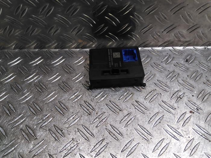 Gebruikte Computer Koeling Citroen C4 Berline (BA/BB/BC) 1.2 PureTech 130 12V Prijs € 35,57 Inclusief btw aangeboden door Autodemontagebedrijf van Boxtel