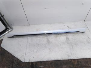 Gebruikte Zijskirt rechts Mitsubishi Outlander (GF/GG) 2.4 16V PHEV 4x4 Prijs € 317,63 Inclusief btw aangeboden door Autodemontagebedrijf van Boxtel