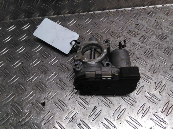 Gebruikte Gasklephuis Dacia Lodgy (JS/SD0J) 1.3 TCE 130 16V Prijs € 50,82 Inclusief btw aangeboden door Autodemontagebedrijf van Boxtel