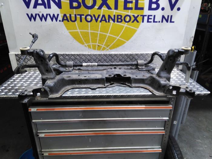 Gebruikte Subframe Ford Focus 4 1.0 Ti-VCT EcoBoost 12V 125 Prijs € 84,00 Margeregeling aangeboden door Autodemontagebedrijf van Boxtel