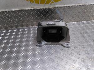 Gebruikte Motorrubber Renault Master III (EV/HV/UV/VA/VB/VD/VF/VG/VJ) 2.3 dCi 145 16V FWD Prijs € 50,82 Inclusief btw aangeboden door Autodemontagebedrijf van Boxtel