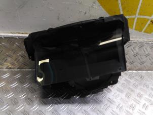 Gebruikte Head-up display Toyota Corolla Touring Sport (E21/EH1) 1.8 16V Hybrid Prijs € 444,68 Inclusief btw aangeboden door Autodemontagebedrijf van Boxtel