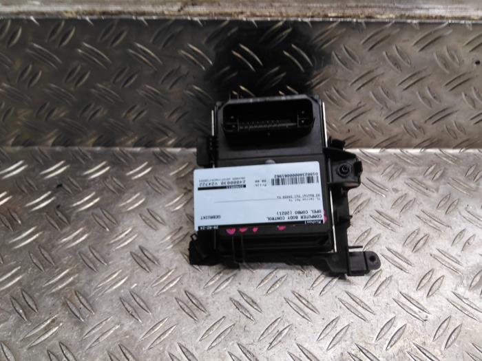 Gebruikte Computer Body Control Opel Combo Cargo 1.5 CDTI 75 Prijs € 50,82 Inclusief btw aangeboden door Autodemontagebedrijf van Boxtel