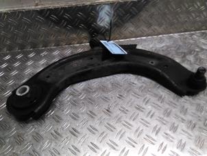 Gebruikte Draagarm rechts-voor Mazda CX-3 (DJ/DK) 2.0 SkyActiv-G 120 Prijs € 95,29 Inclusief btw aangeboden door Autodemontagebedrijf van Boxtel