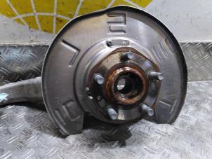 Gebruikte Fusee rechts-voor Tesla Model 3 Long Range AWD 75 kWh Prijs € 222,34 Inclusief btw aangeboden door Autodemontagebedrijf van Boxtel