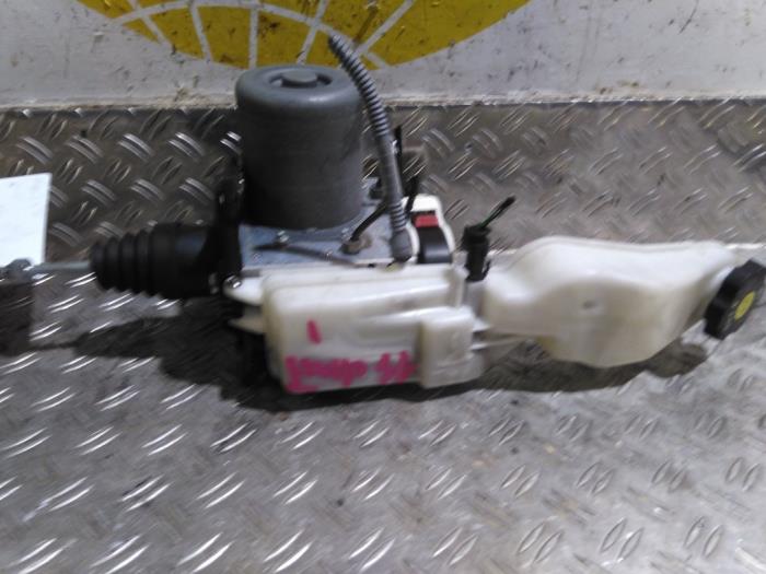 Gebruikte Rembol Opel Astra K 1.2 Turbo 12V Prijs € 457,38 Inclusief btw aangeboden door Autodemontagebedrijf van Boxtel