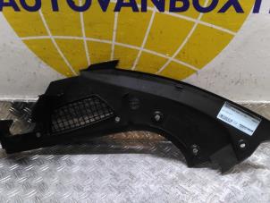 Gebruikte Paravent Landrover Range Rover V (LK) 3.0 V6 P510e Prijs € 63,53 Inclusief btw aangeboden door Autodemontagebedrijf van Boxtel