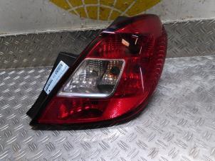 Gebruikte Achterlicht rechts Opel Corsa D 1.4 16V Twinport Prijs € 26,25 Margeregeling aangeboden door Autodemontagebedrijf van Boxtel