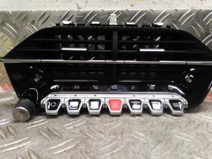 Gebruikte Regelunit Multi Media Peugeot 2008 (UD/UK/UR/US/UX) e-2008 50 kWh Prijs € 127,05 Inclusief btw aangeboden door Autodemontagebedrijf van Boxtel