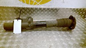 Gebruikte Schokdemperpoot rechts-voor Mercedes Sprinter 3,5t (906.63) 314 CDI 16V Prijs € 254,10 Inclusief btw aangeboden door Autodemontagebedrijf van Boxtel