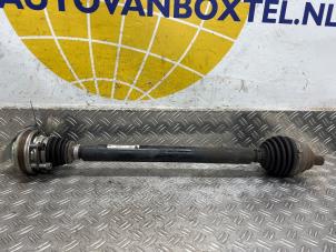 Gebruikte Cardanas rechts-voor (VWA) Volkswagen Golf VII (AUA) 2.0 TDI 16V Prijs € 107,10 Margeregeling aangeboden door Autodemontagebedrijf van Boxtel