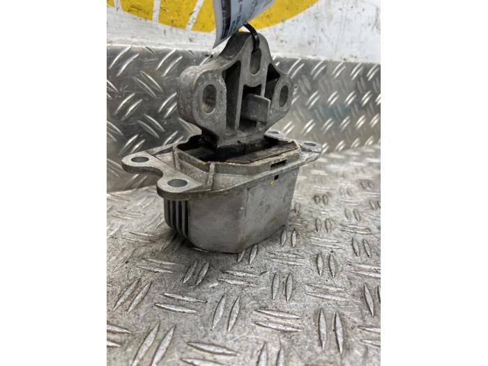 Gebruikte Motorrubber BMW 2 serie Gran Tourer (F46) 220i 2.0 TwinPower Turbo 16V Prijs € 29,40 Margeregeling aangeboden door Autodemontagebedrijf van Boxtel