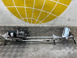 Gebruikte Ruitenwismotor + Mechaniek Mercedes GLA (H247) 1.3 180 Turbo 16V Prijs € 52,50 Margeregeling aangeboden door Autodemontagebedrijf van Boxtel