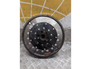 Gebruikte Dubbele massa vliegwiel Mercedes A Limousine (177.1) 1.3 A-200 Turbo Prijs € 210,00 Margeregeling aangeboden door Autodemontagebedrijf van Boxtel