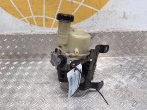 Gebruikte Pomp Servo Dacia Logan MCV II/Sandero Wagon (7S) 1.0 TCe 100 12V Prijs € 262,50 Margeregeling aangeboden door Autodemontagebedrijf van Boxtel