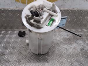 Gebruikte Tank element Pomp Mercedes C (W205) C-63 AMG 4.0 V8 Biturbo Prijs € 131,25 Margeregeling aangeboden door Autodemontagebedrijf van Boxtel