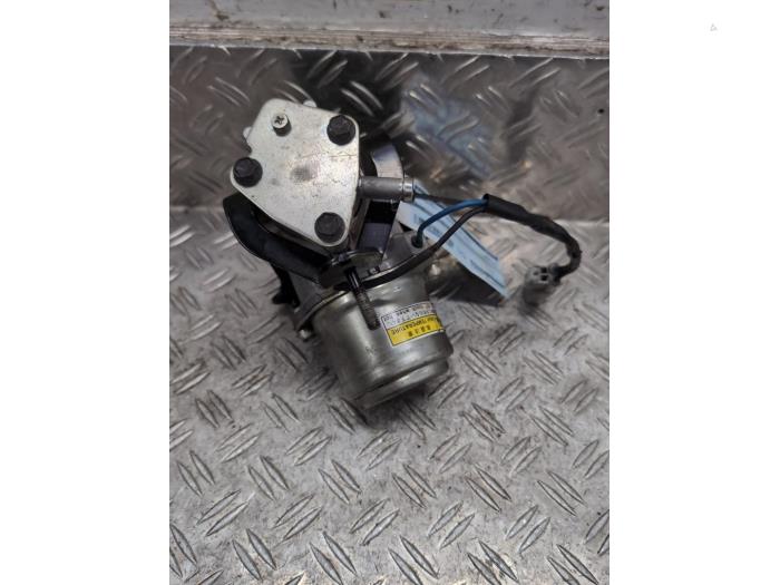 Gebruikte Waterpomp Mitsubishi Outlander (GF/GG) 2.4 16V PHEV 4x4 Prijs € 84,00 Margeregeling aangeboden door Autodemontagebedrijf van Boxtel