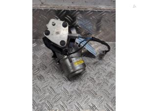 Gebruikte Waterpomp Mitsubishi Outlander (GF/GG) 2.4 16V PHEV 4x4 Prijs € 105,00 Margeregeling aangeboden door Autodemontagebedrijf van Boxtel