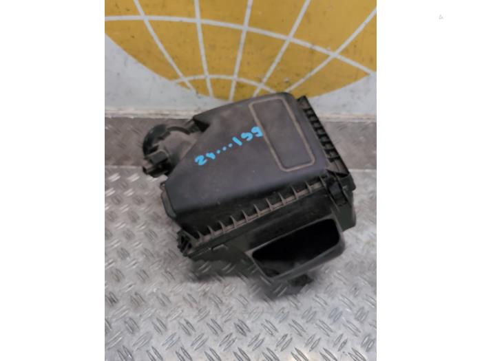Gebruikte Luchtfilterhuis Ford Focus 4 1.0 Ti-VCT EcoBoost 12V 125 Prijs € 42,00 Margeregeling aangeboden door Autodemontagebedrijf van Boxtel