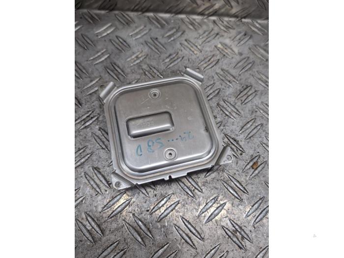 Gebruikte Module LED koplamp Renault Captur I (2R) 1.3 TCE 150 16V Prijs € 42,00 Margeregeling aangeboden door Autodemontagebedrijf van Boxtel