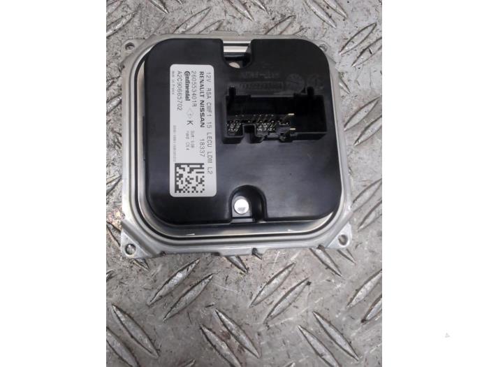 Gebruikte Module LED koplamp Renault Captur I (2R) 1.3 TCE 150 16V Prijs € 42,00 Margeregeling aangeboden door Autodemontagebedrijf van Boxtel