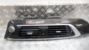 Gebruikte Start/Stop schakelaar BMW X3 (G01) xDrive 30d 3.0 TwinPower Turbo 24V Prijs € 42,00 Margeregeling aangeboden door Autodemontagebedrijf van Boxtel